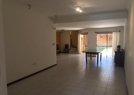 Vendo Duplex Con Piscina. Barrio Los Mangales