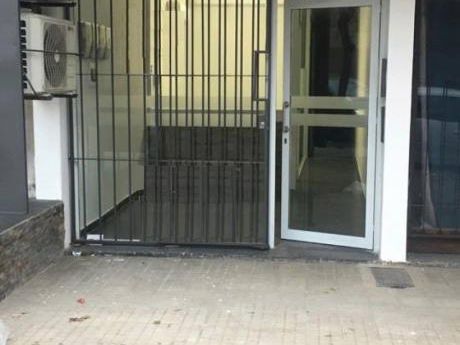 Local Comercial En Venta - Alquiler En Salto, Salto