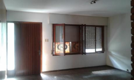 Casa En Venta En Nueva Helvecia, Colonia