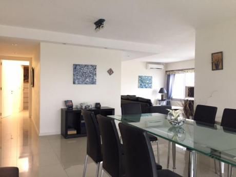 Apartamentos En Playa Mansa