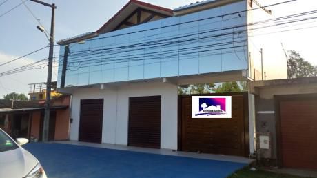 En Venta Casa De 2 Plantas Por La Radial 26, 5to Anillo