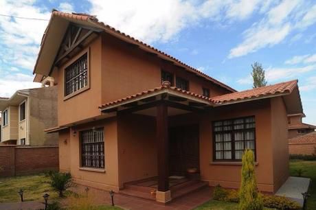 Bonita Casa Lujosa-tiquipaya
