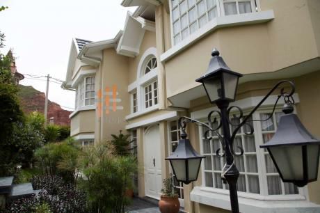 Casa Amoblada En Alquiler: Condominio Privado