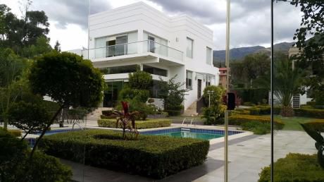 Hermosa Mansión En Tiquipaya