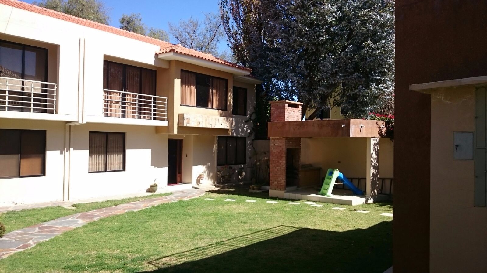 En Venta, Casa 2 Plantas En Condominio