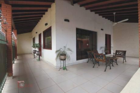 Vendo Hermosa Casa ! Zona Lambare A Cuadras De Cacique ! Excelente Ubicacion