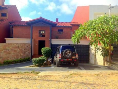 Vendo Casa En Bo Mburucuya A Cuadras De Primer Presidente