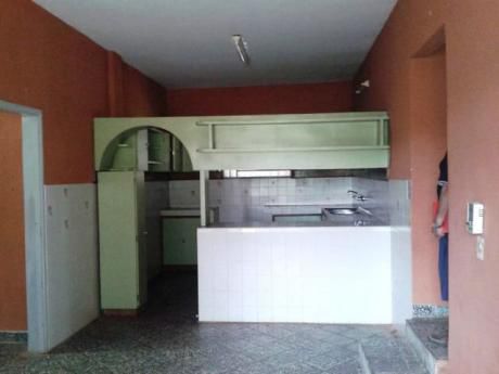 Vendo Casa Quinta En Capiata- 2.800 M2-muralla De 2,5 Mts De Altura
