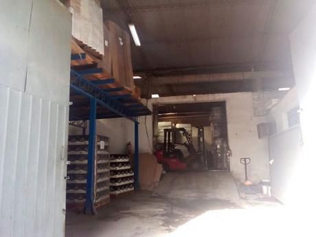 Venta O Alquiler De Tinglado Con Oficina En Villa Elisa!