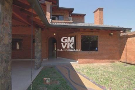 Vendo Hermosa Residencia A Estrenar, Barrio Mbocayaty