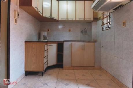 Vendo Duplex En Villa Elisa En Condominio, Barrio 3 De Junio