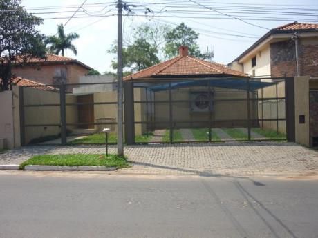 Hermosa Casa Zº Centro Paraguayo Japones