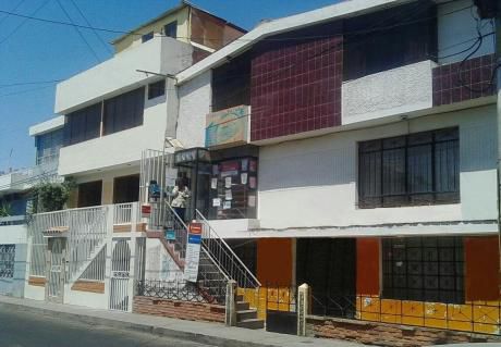 Departamento Y Local Comercial Juntos. ¿trabajas Desde Casa?