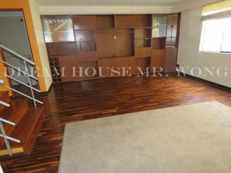 Venta De Amplio Dpto Triplex Bien Ubicado En San Miguel