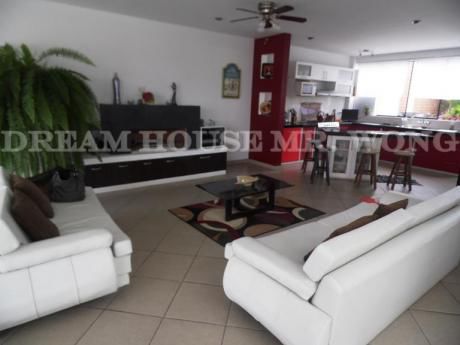 Venta De Linda Casa De Playa Con Finos Acabados En Ancon