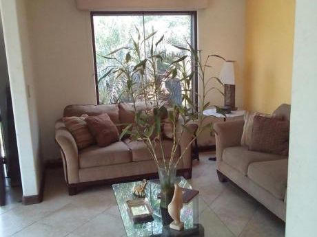 Casa En Venta En Condominio En La Molina