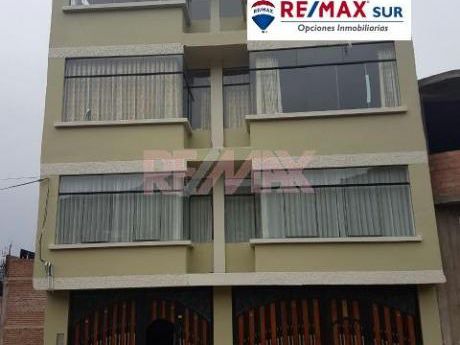 Vendo Casa De 4 Pisos En Urb. Manto A Una Cuadra De La Av Principal