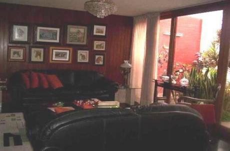 Excelente Casa En San Borja, Frente A Parque, Lista P/habitar.