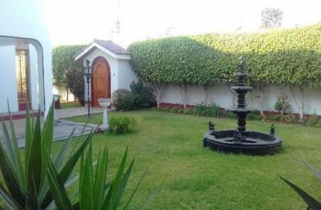 Linda Casa Ubicada En Zona Exclusiva De Camacho.