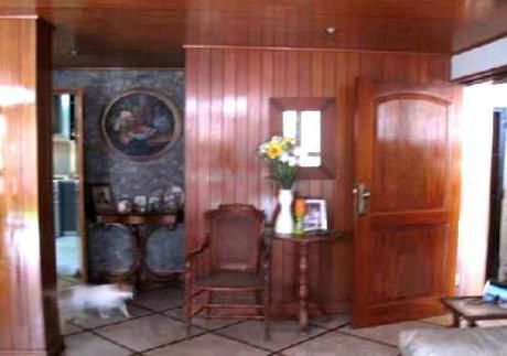 Casa En La Aurora, Zona Exclusiva, En Buen Estado.