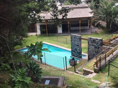 Residencia Las Dalias, 3,200 M2, 3 Dorm., Piscina, Us$3,000