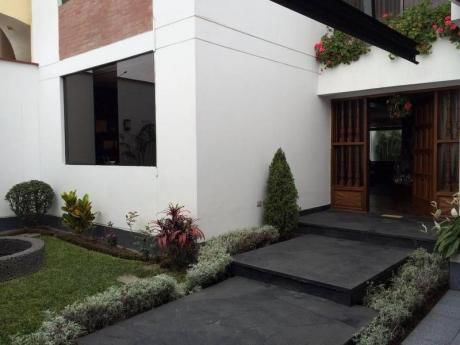Casa Impecable, Buenos Acabados, Urb. Las Gardenias, 4 Dorm, 5 Baños, 2 Estac