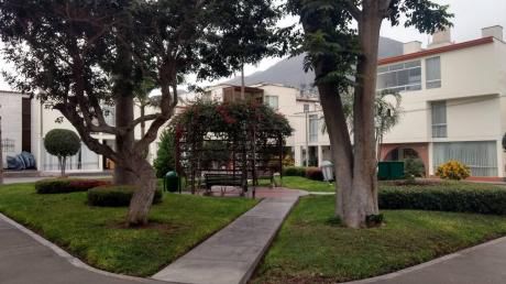 Vendo En Surco Casa En Condominio.