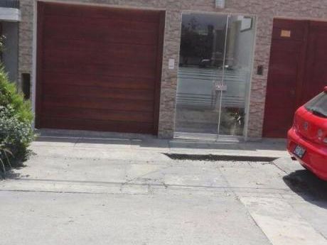 Hermosa Casa Duplex Vista Alegre Frente Parque
