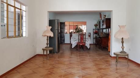 Casa De 300 M2 En Venta, Vista Alegre, Buenos Aires, Trujillo