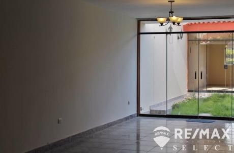 Anticresis: Amplia Casa Ideal Para Vivienda O Empresa