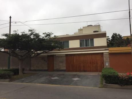 San Borja Vendo Linda Casa 2 Plantas Buena Ubicacion