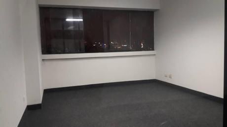 Alquiler De Oficina De 80 M2 En Edificio Empresarial