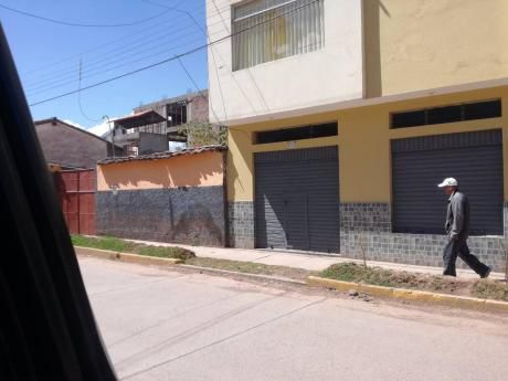 Alquilo Amplio Local Comercial