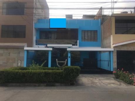 Casa En Venta Tres Pisos, Excelente Ubicacion