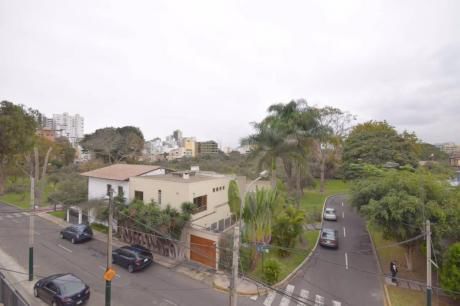 Vendo Casa/terreno De 423 M2 A $1´250,000 En El Olivar, San Isidro