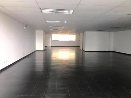 Alquilo Oficina Amplia 230.70 M2 Implementada En Barranco