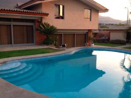 Linda Casa En La Molina, Calle El Velero Cdra 4, Urb, Las Lagunas. 1,300 M2