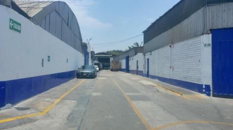 En Alquiler Local Industrial (almacen) (I - 1) De At.285.50 M2. Y Ac.316. 93 M2.
