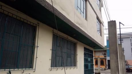 Se Alquila Local Comercial At. 200 M2 Ubicacion Estrategica En Esquina