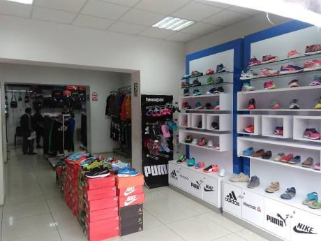 Se Alquila Local Comercial, En Zona Altamente Comercial