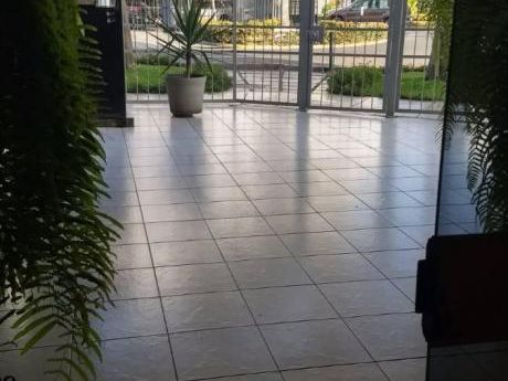 Jacinto Lara Frente A Parque (us$210,000)