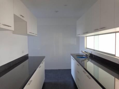 Departamento 101 (112 M2) En Edificio Los Robles, Miraflores (a Estrenarse)
