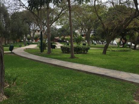 Monterrico Departamento Condominio Frente A Parque