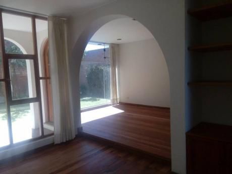 Mas Inmobiliaria Vende Hermosa Casa En Quinta Privada Cayma