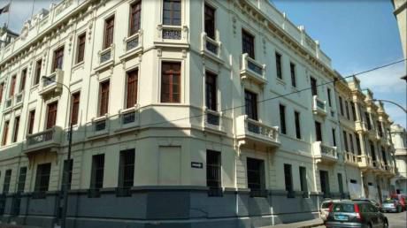 Venta De Hermosa Casona Remodelada En Centro Historico - Cercado De Lima