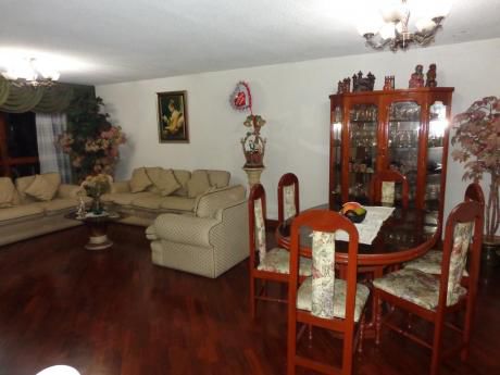 Hermosa Casa Frente Al Parque Urb. La Ensenada La Molina