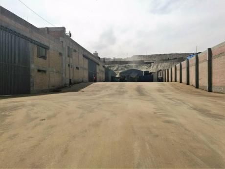 Alquiler Local Industrial At: 2,300 M2