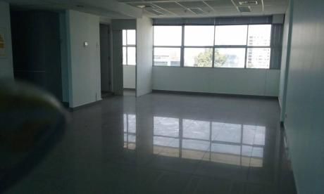 Alquiler De Oficina 92 M2 Bien Iluminada En Av La Encalada - Surco