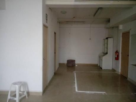 Alquiler Local Comercial Muy Buena Zona Surco S/2,500 Alt De Velasco Astete