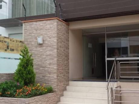 Lince Limite San Isidro. Departamento De Estreno. 2 Dorm.